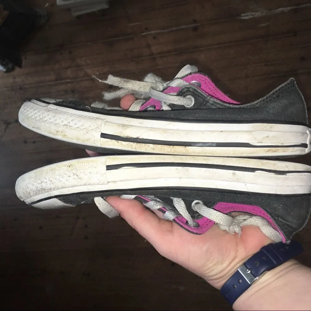 Converse black white